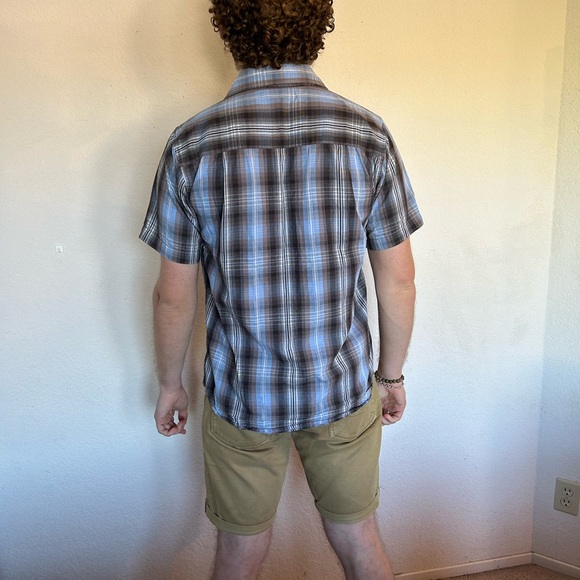 🎉Free with Purchase!🎉 plaid button-up - Picture 2 of 6